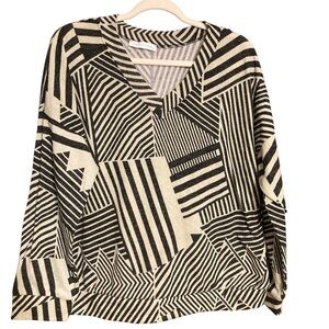Chris & Carol Chevron geometric Knit Top sweater Black and Cream